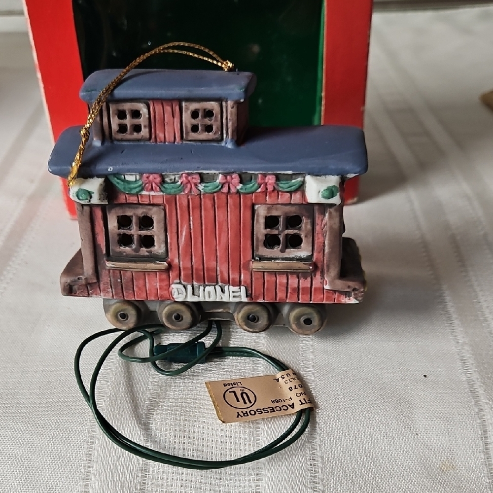 Lionel Christmas Caboose Ornament, 1st Edition - Picture 4 of 9